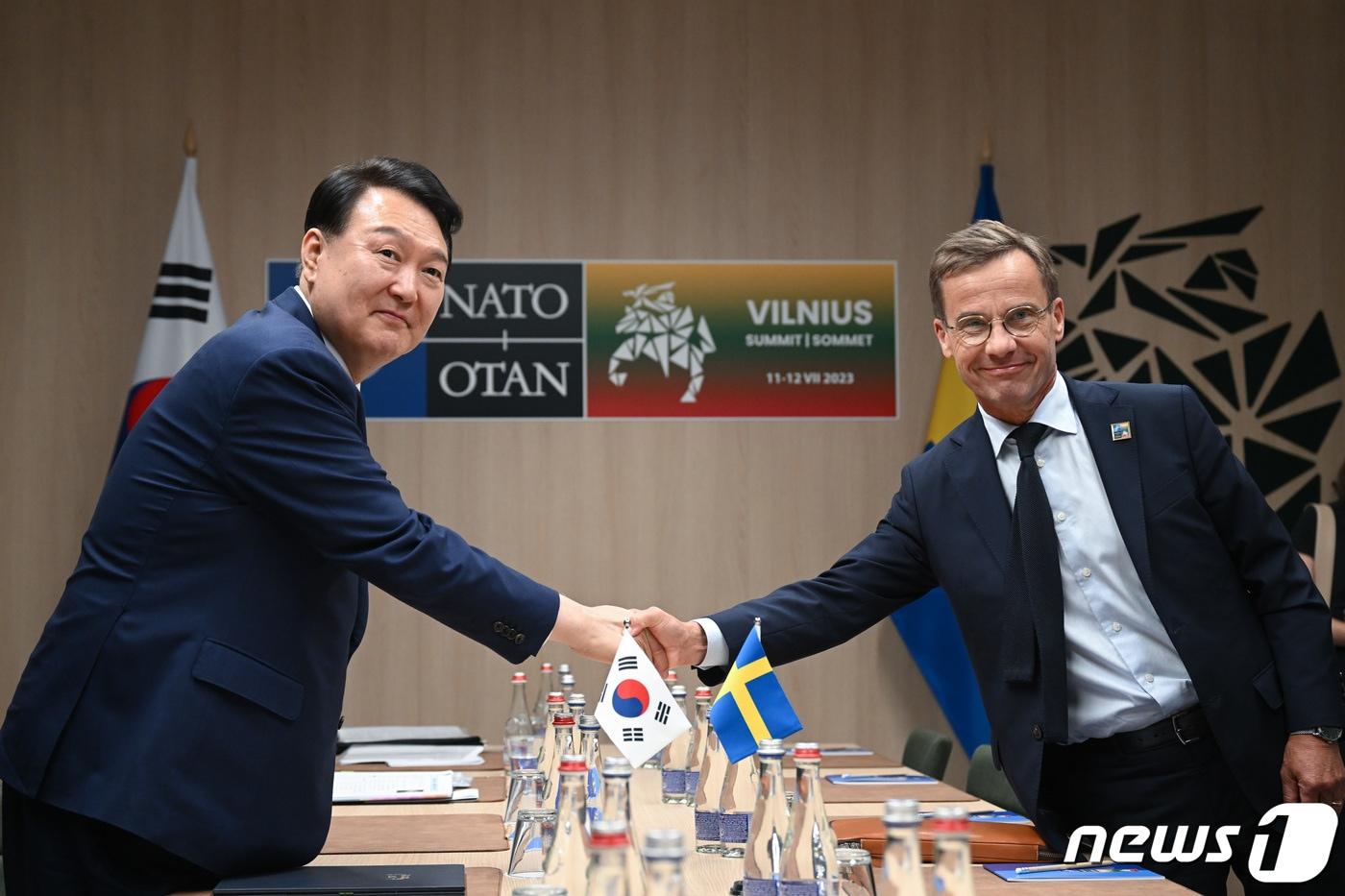 윤석열 대통령(왼쪽)과 울프 크리스테르손 스웨덴 총리. (대통령실 제공) 2023.7.12/뉴스1 ⓒ News1 오대일 기자