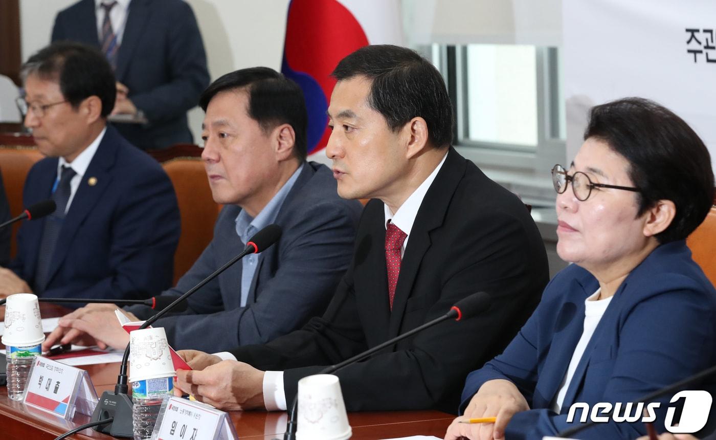 본문 이미지 - 박대출 국민의힘 정책위의장이 12일 오전 서울 여의도 국회에서 열린 실업급여 제도개선 공청회에서 발언을 하고 있다. 2023.7.12/뉴스1 ⓒ News1 송원영 기자