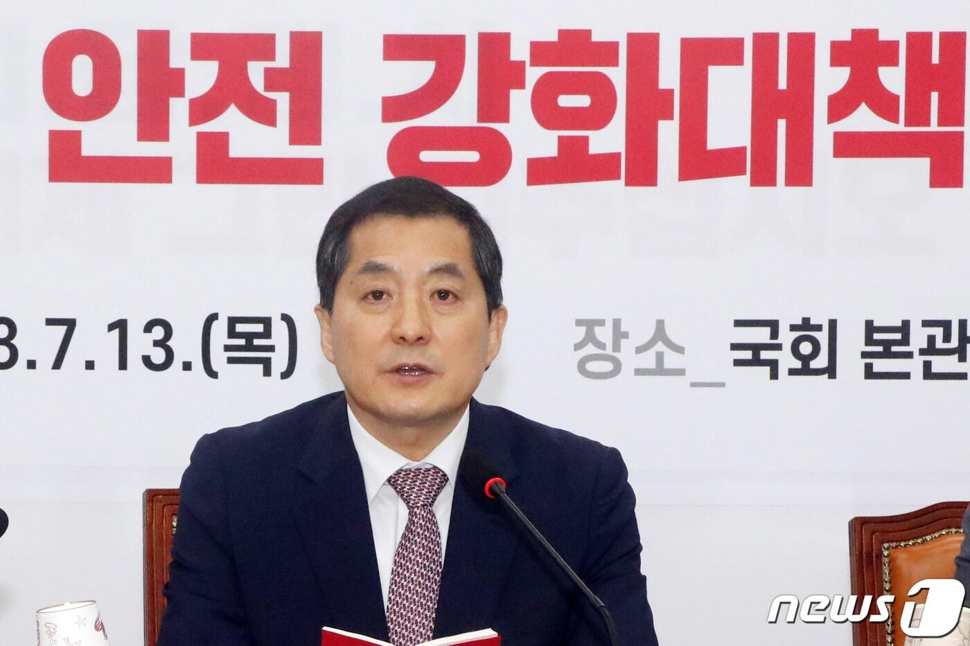 본문 이미지 - 박대출 국민의힘 정책위의장이 13일 오전 서울 여의도 국회에서 열린 항공기 비상문 안전 강화대책 당․정 협의회에서 모두발언을 하고 있다. 2023.7.13/뉴스1 ⓒ News1 황기선 기자