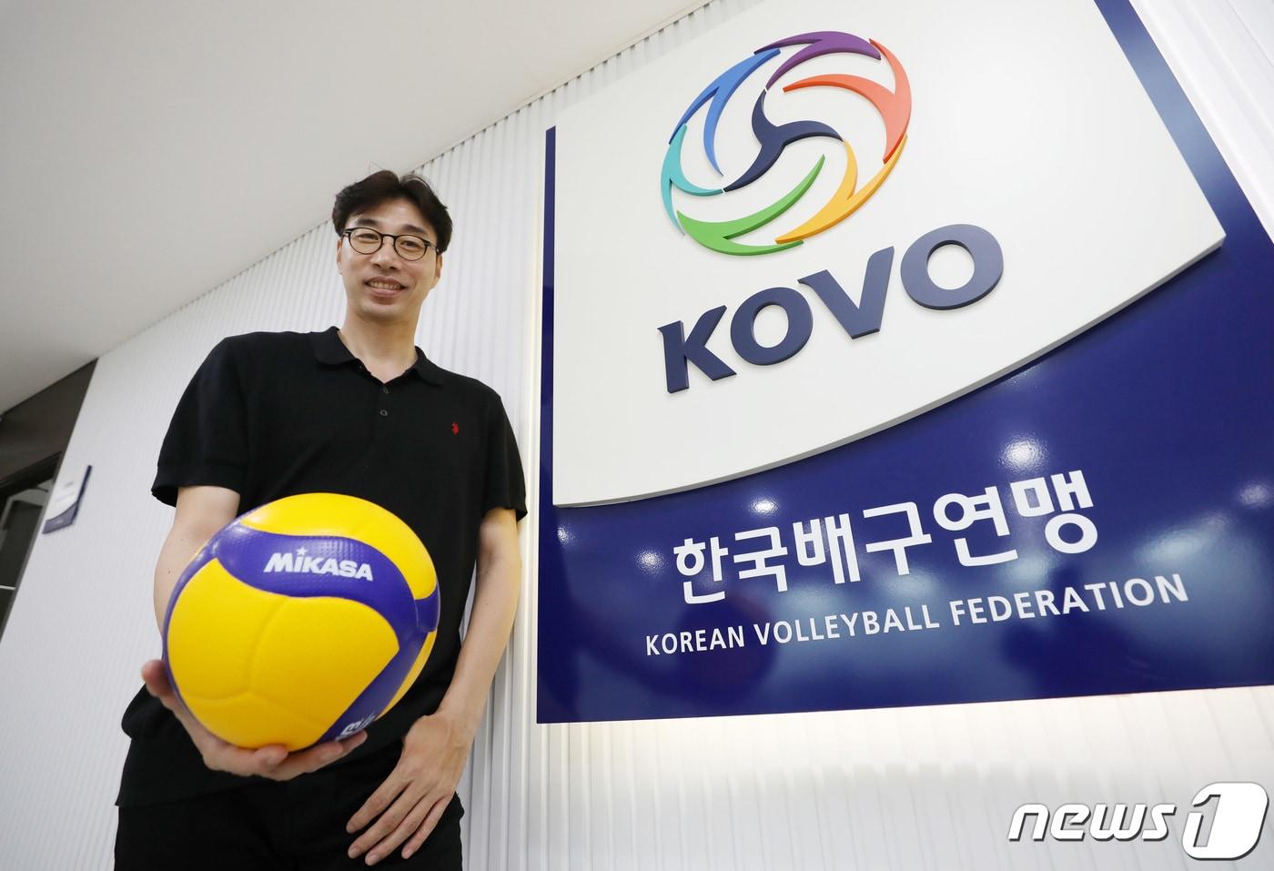 김세진 한국배구연맹(KOVO) 신임 운영본부장이 13일 서울 마포구 사무실에서 인터뷰에 앞서 포즈를 취하고 있다. 2023.7.13/뉴스1 ⓒ News1 김민지 기자
