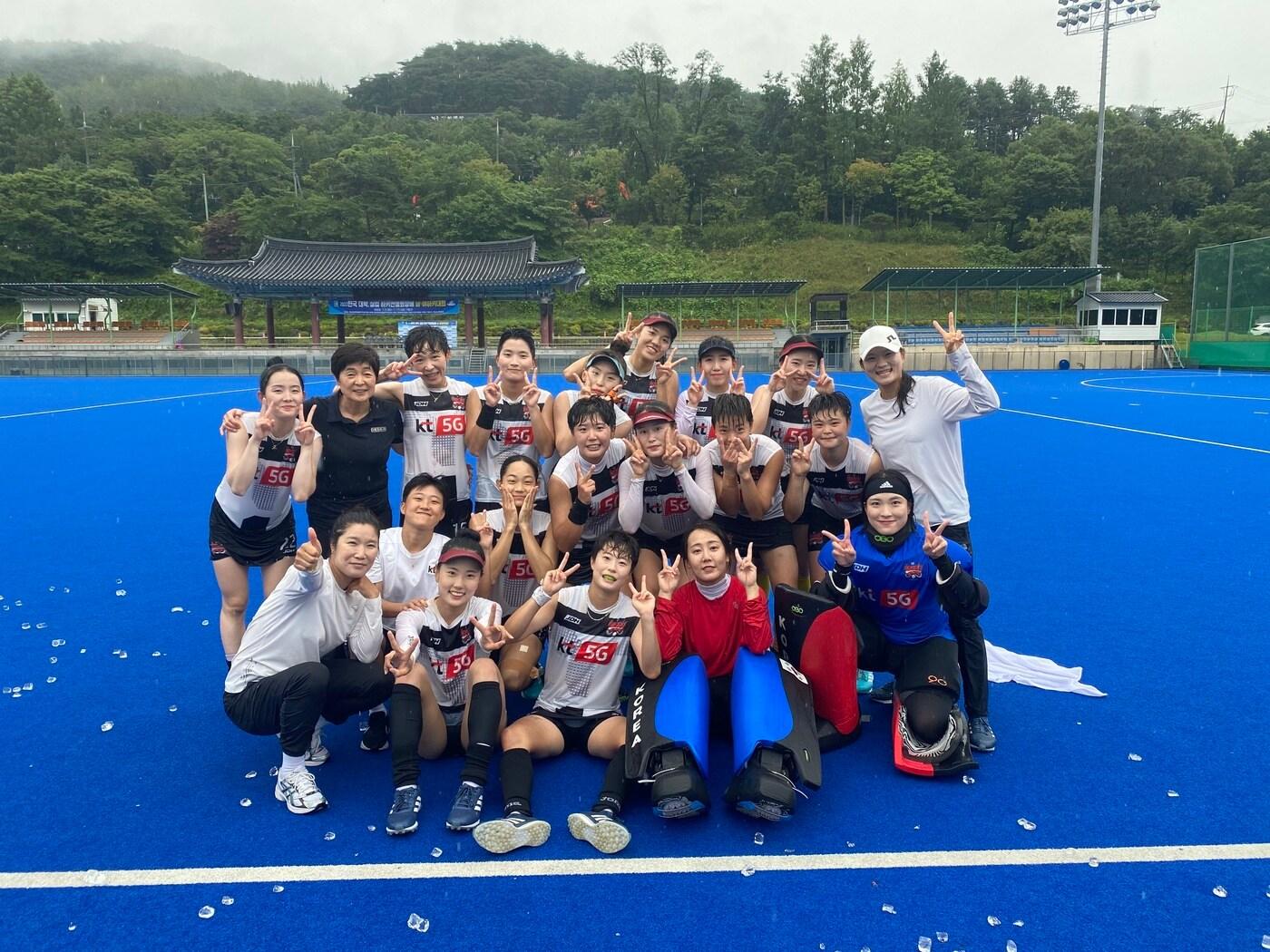본문 이미지 - KT 하키단, 2023 한국대학실업연맹 회장배 정상 등극. (KT 하키단 제공)