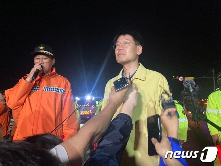 본문 이미지 - 재난당국이 15일 충북 청주시 오송 궁평2지하차도 관련, 3차 언론 브리핑을 하고 있다.2023.07.15.ⓒ 뉴스1 박건영 기자