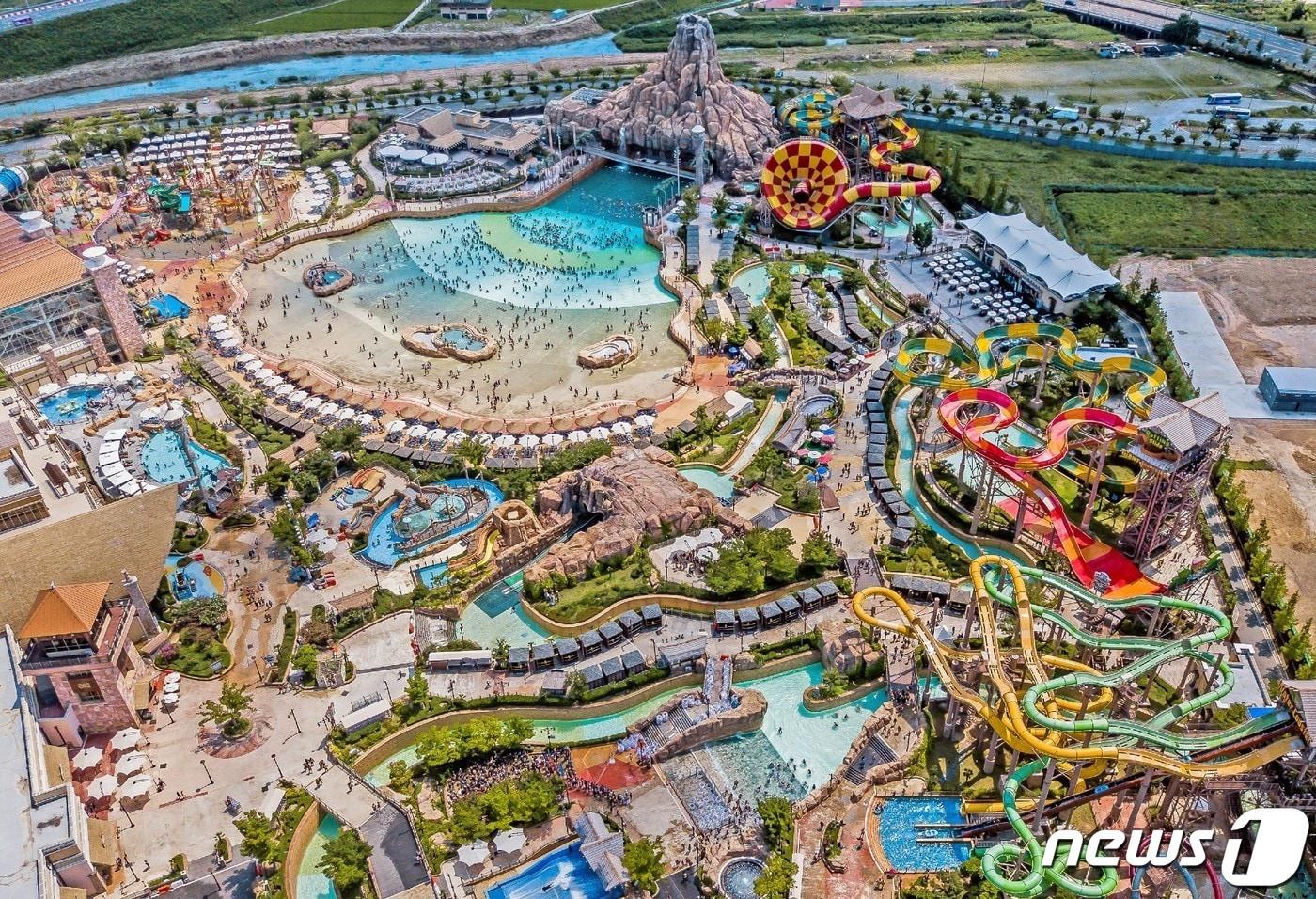 김해롯데워터파크 야외시설 전경.(김해롯데워터파크 제공)