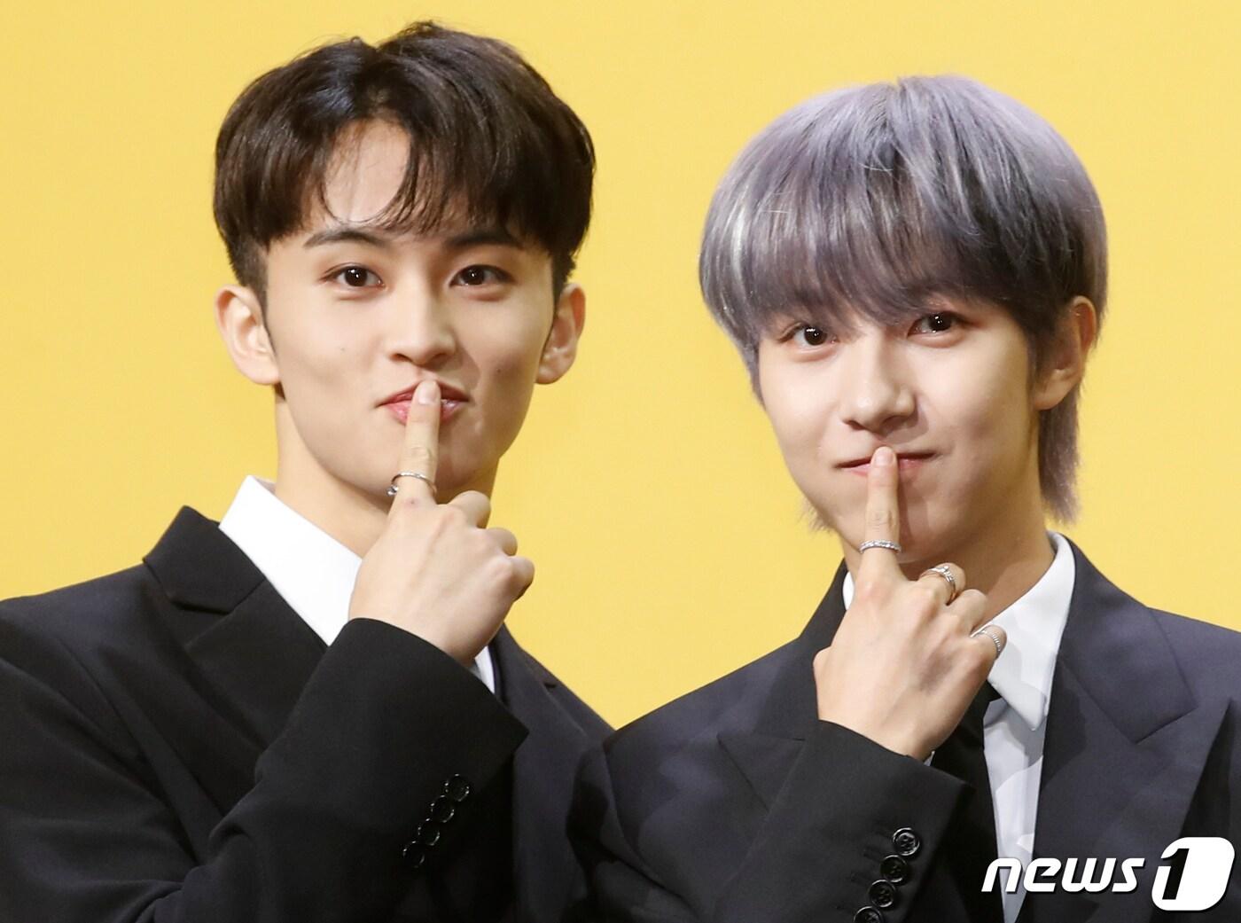 본문 이미지 - 그룹 엔시티 드림(NCT DREAM) 마크와 런쥔(오른쪽)이 17일 서울 송파구 롯데호텔월드에서 가진 정규 3집 'ISTJ' 발매 기자간담회에서 포즈를 취하고 있다. 2023.7.17/뉴스1 ⓒ News1 권현진 기자