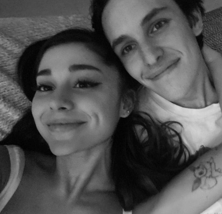 본문 이미지 - 아리아나 그란데 SNS