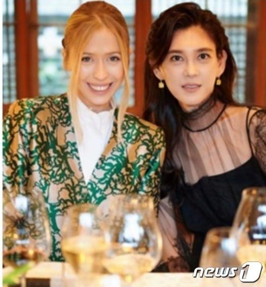 본문 이미지 - 제럴드 구이엇(왼쪽)과 이부진 호텔신라 사장.(인스타그램)