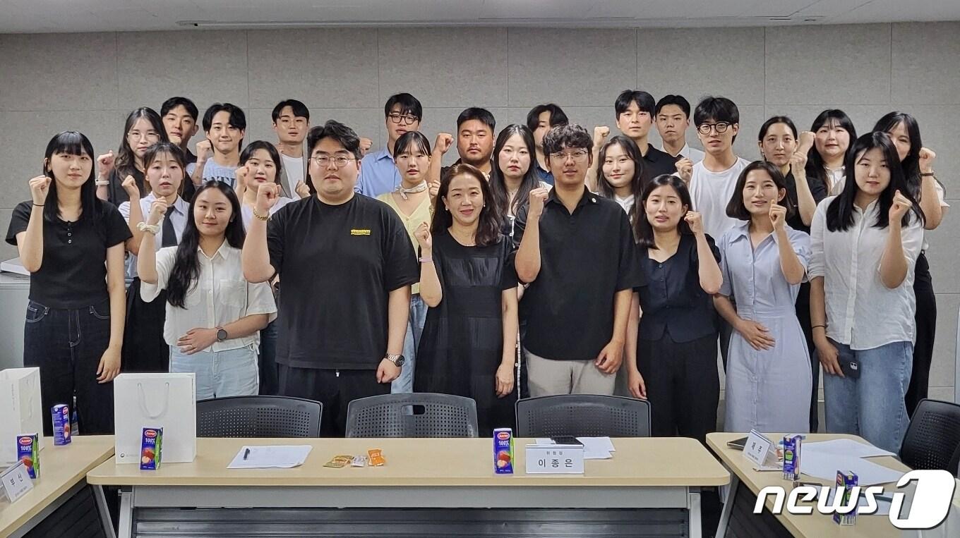 본문 이미지 - 대한간호협회는 전국 간호대학생 대표로 구성된 협회의 차세대간호리더연합회 7기 집행부가 새 집행부를 꾸리고 본격적인 활동에 돌입한다고 18일 밝혔다(대한간호협회 제공)