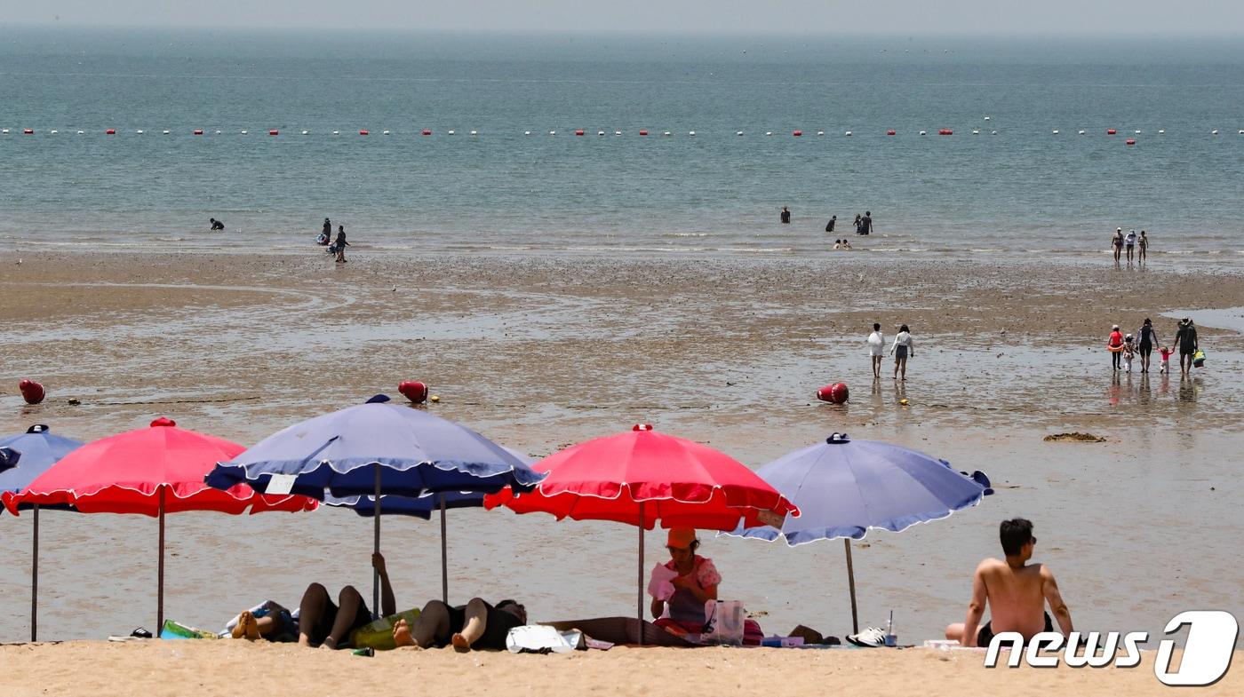 본문 이미지 - 인천시 중구 을왕리 해수욕장 모습(사진은 기사 내용과 무관함) / 뉴스1 ⓒ News1