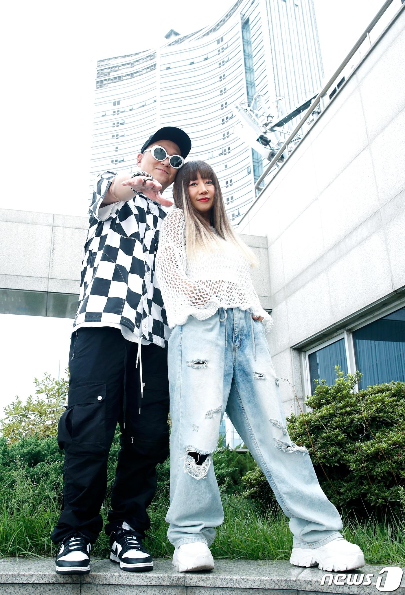 본문 이미지 - '댄스가수 유랑단' 나나스쿨 정진석(왼쪽) 배상미 단장 / 뉴스1 ⓒ News1 권현진 기자