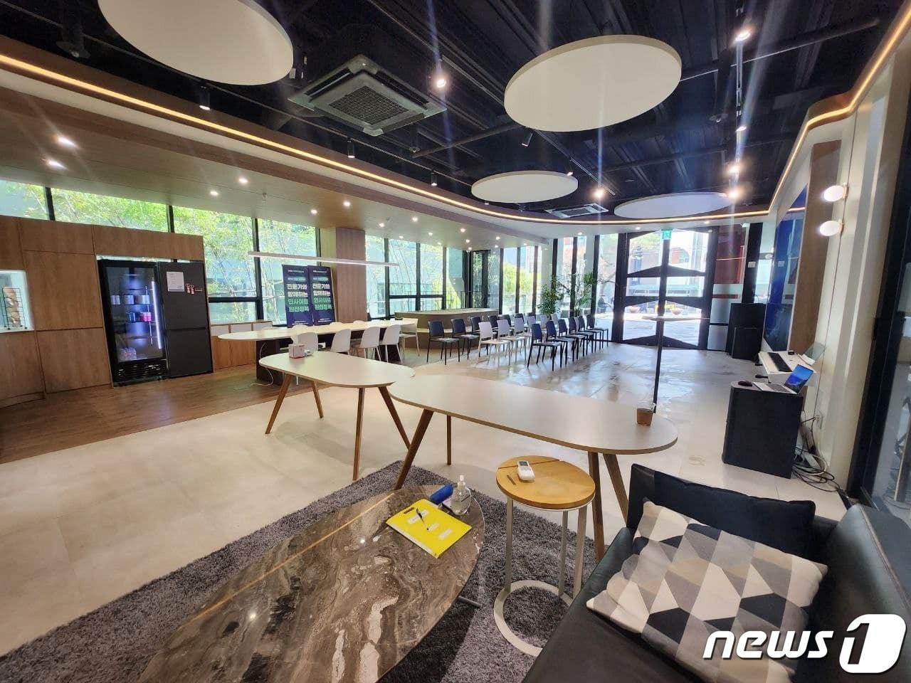 본문 이미지 - 델리오라운지 전경.