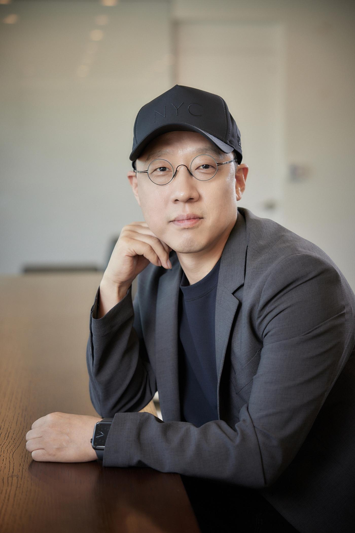 본문 이미지 - 김성훈 감독/ 쇼박스 제공