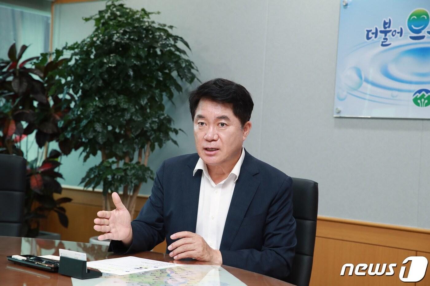 본문 이미지 - 박준희 서울 관악구청장이 4일 구청장실에서 뉴스1과 인터뷰를 하고 있다. 2023.07.04/뉴스1 @News1