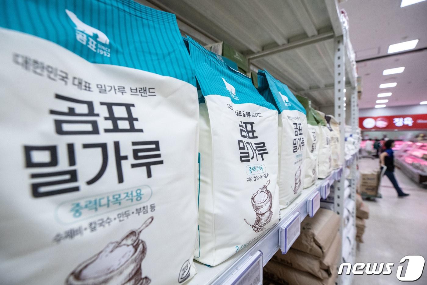 서울의 한 대형마트에 진열된 대한제분 밀가루 제품의 모습. 2023.7.2/뉴스1 ⓒ News1 이재명 기자