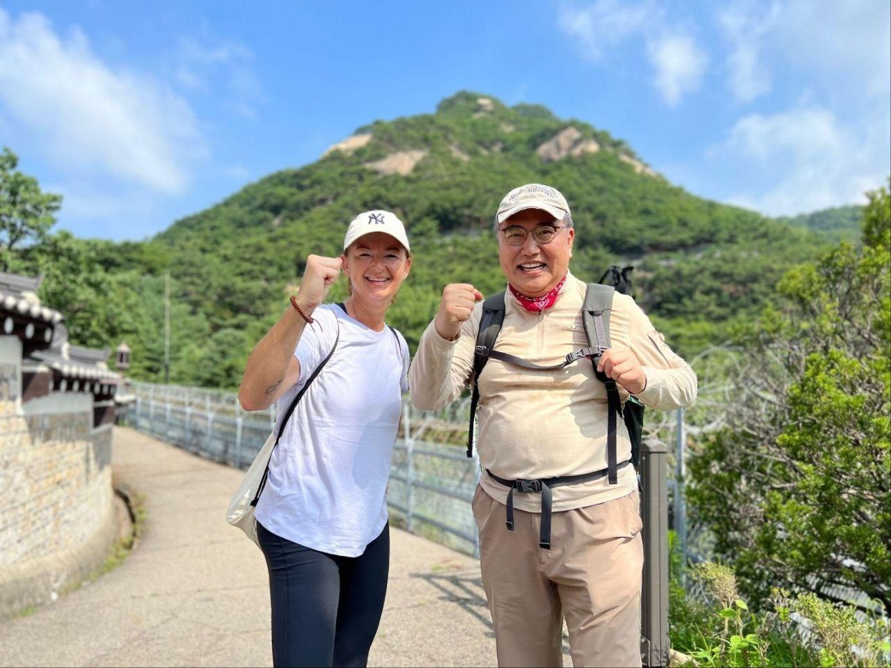본문 이미지 - 박진 외교부 장관(오른쪽)과 탄야 파욘 슬로베니아 부총리 겸 외교장관. (박진 장관 트위터)