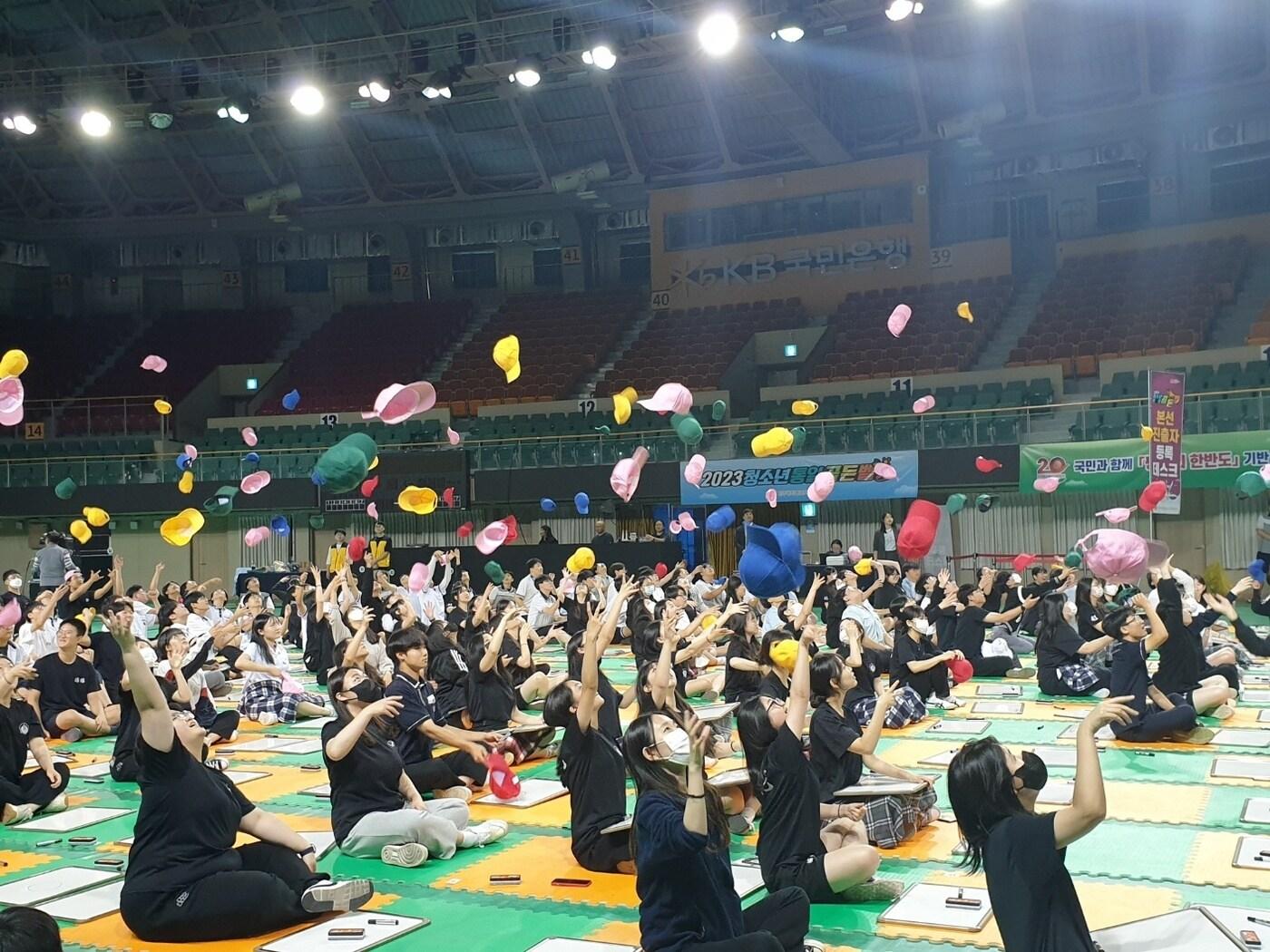 본문 이미지 - 민주평화통일자문회의 '2023 청소년 통일골든벨' 본선 모습.(민주평화통일자문회의 제공)