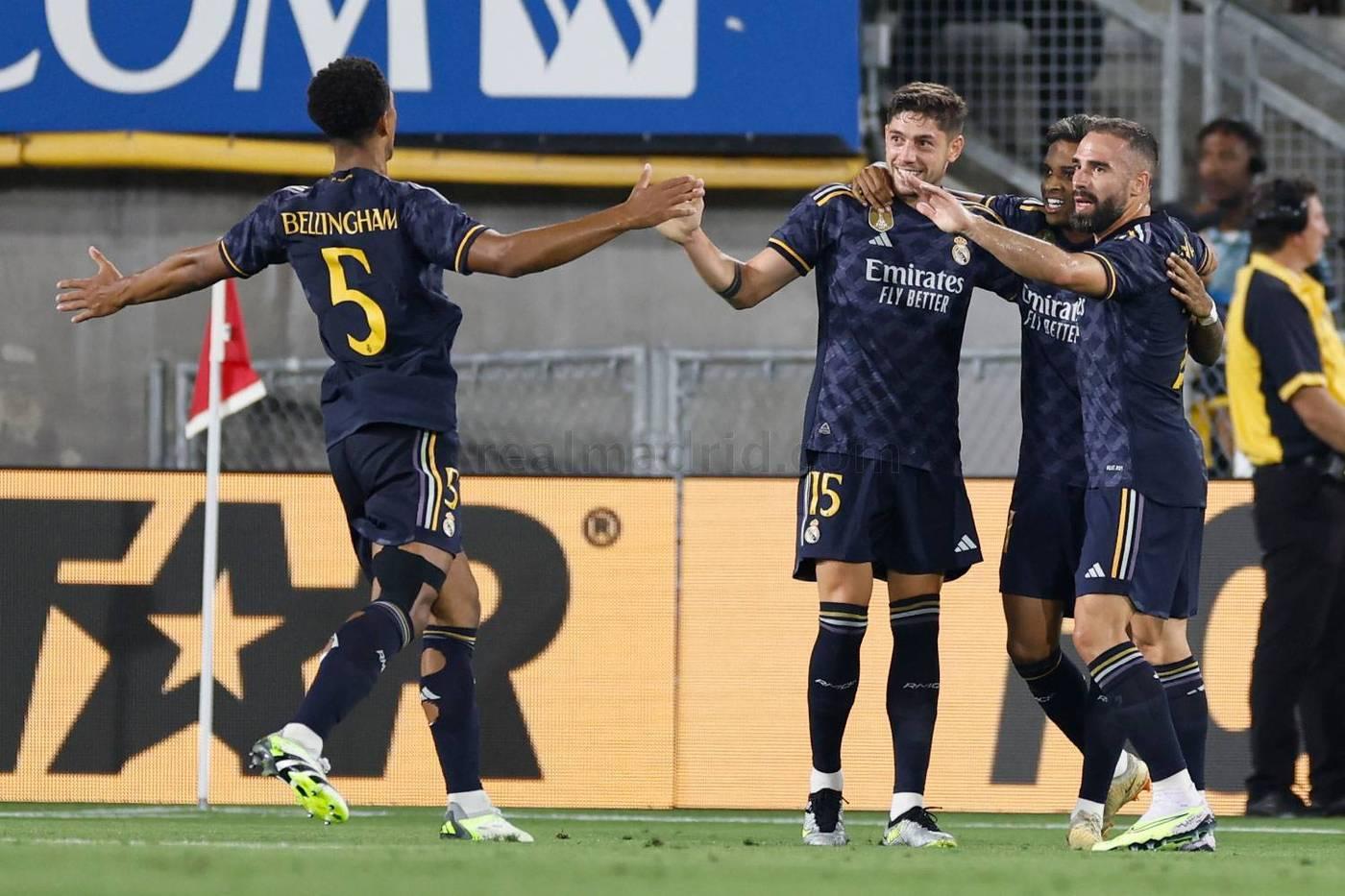 레알 마드리드 데뷔전을 치른 벨링엄(왼쪽 5번) (레알 마드리드 홈페이지)