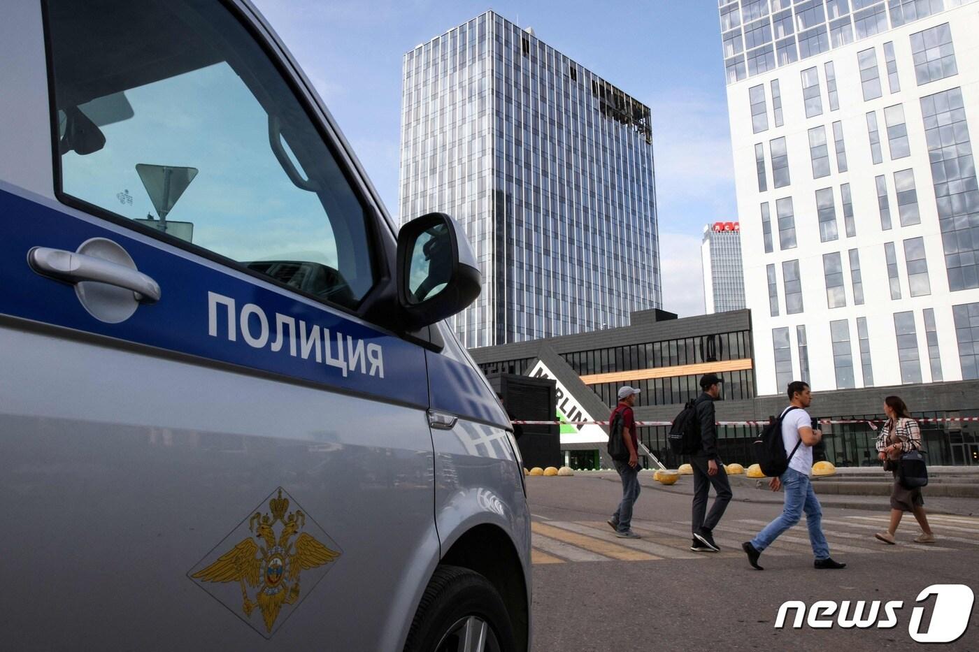 24일 (현지시간) 러시아 모스크바의 국방부 인근 건물 앞에 경찰이 출동을 하고 있다. (사진은 기사 내용과 무관) 2023.7.25 ⓒ AFP=뉴스1 ⓒ News1 우동명 기자