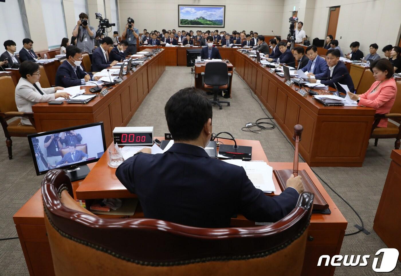  서울 여의도 국회에서 열린 환경노동위원회 전체회의 모습. 2023.7.26/뉴스1 ⓒ News1 송원영 기자