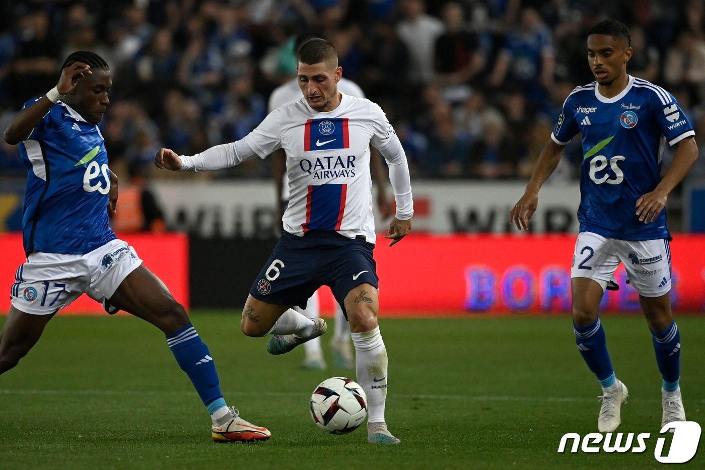 본문 이미지 - PSG 미드필더 마르코 베라티(가운데). ⓒ AFP=뉴스1