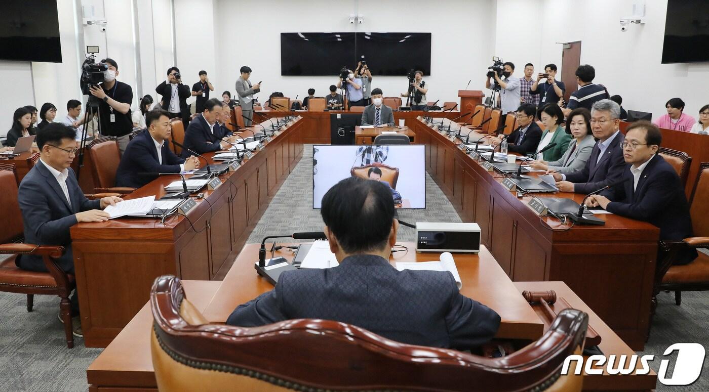 본문 이미지 - 변재일 국회 윤리특위 위원장이 27일 오후 서울 여의도 국회에서 열린 윤리특별위원회 전체회의를 주재하고 있다.2023.7.27/뉴스1 ⓒ News1 임세영 기자