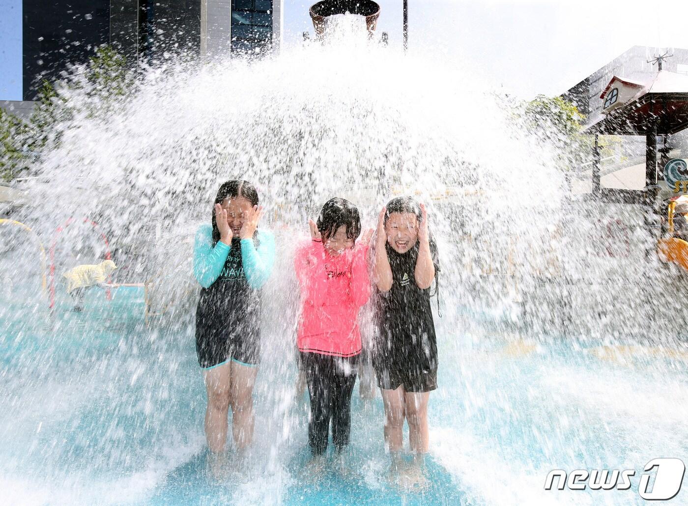 본문 이미지 - 대전 동구 용수골어린이공원 물놀이장의 모습. (뉴스1 DB) 2023.7.28/뉴스1 ⓒ News1 김기태 기자