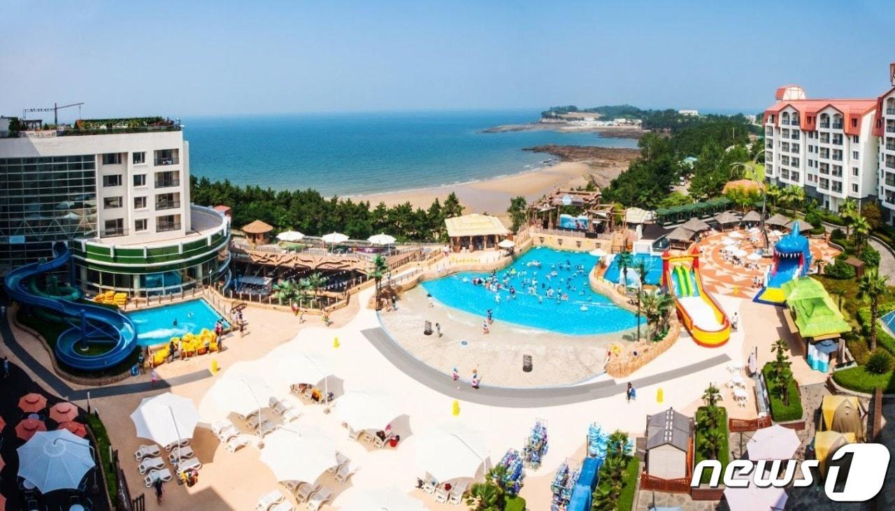 본문 이미지 - 최근 올인클루시브 패키지를 출시한 소노벨 변산 전경(소노호텔앤리조트 제공)