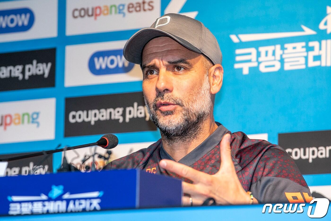 본문 이미지 - 펩 과르디올라 맨체스터 시티 감독이 29일 오후 서울 마포구 상암동 서울월드컵경기장에서 스페인 프리메라리그 아틀레티코 마드리드와 경기를 앞두고 열린 기자회견에서 취재진 질문에 답변하고 있다. 2023.7.29/뉴스1 ⓒ News1 김도우 기자