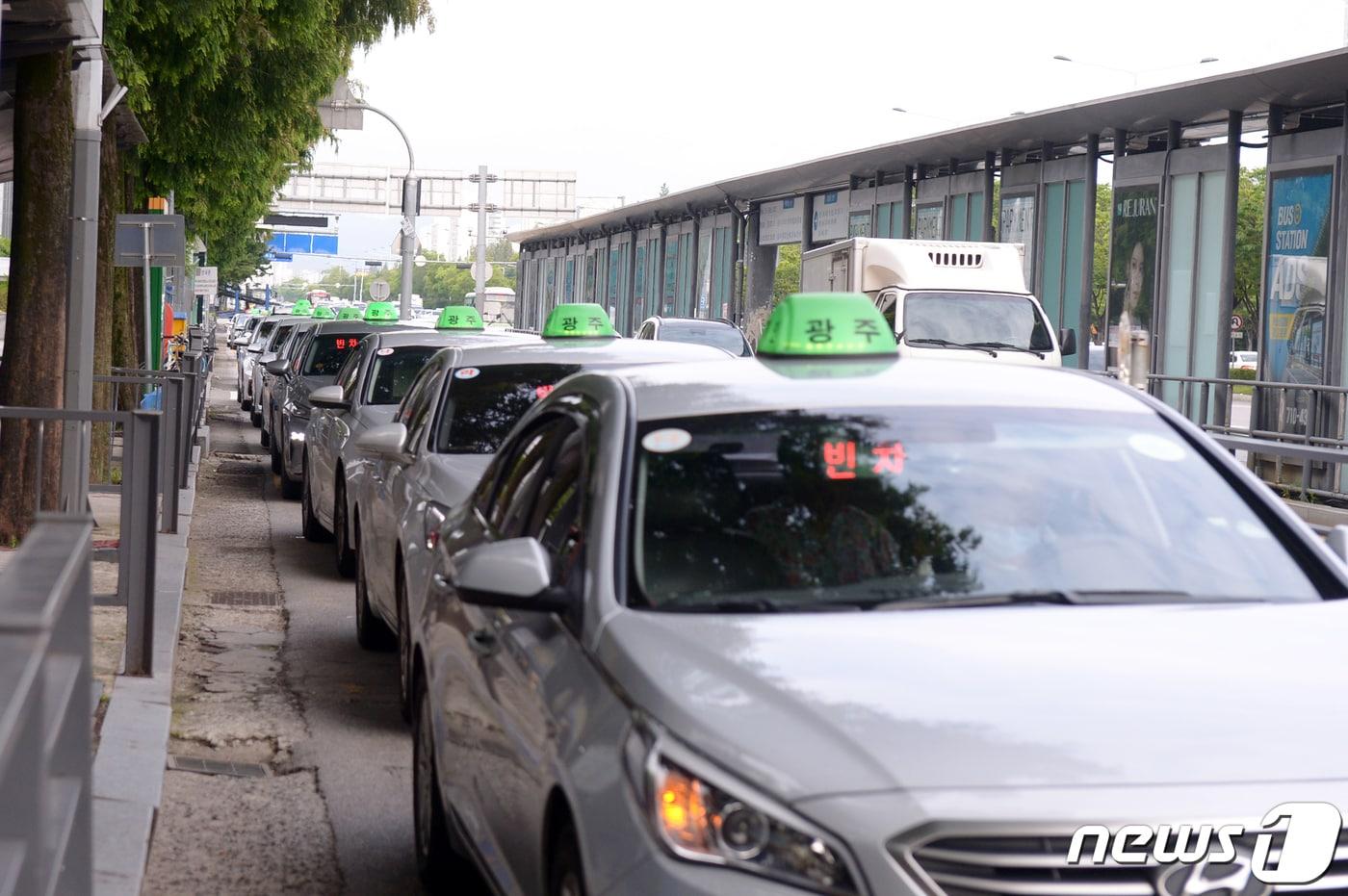 광주 서구 광천동 종합버스터미널의 택시정류장 모습 자료사진. 2023.7.3/뉴스1 ⓒ News1 이승현 기자