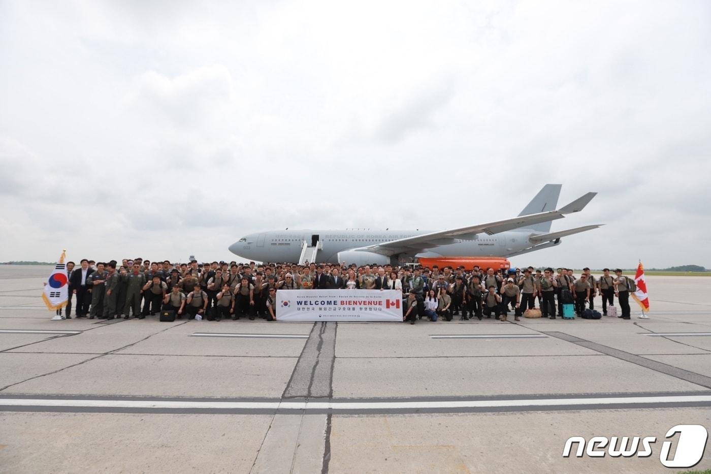 본문 이미지 - 대한민국 해외긴급구호대(KDRT)가 2일(현지시간) 캐나다 오타와에 도착했다. (외교부 제공) 2023.7.3./뉴스1