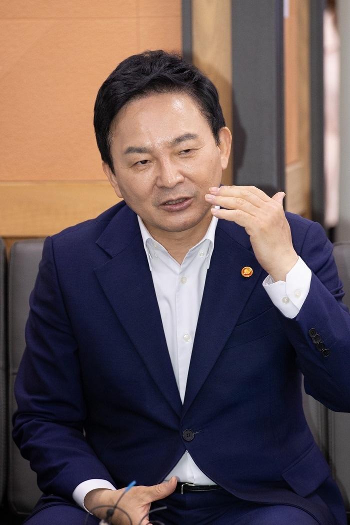 본문 이미지 - 원희룡 국토교통부 장관이 3일 세종시 국토교통부 기자실에서  열린 간담회에서 발언하고 있다.(국토교통부 제공)