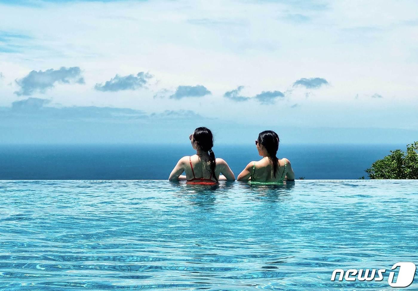 인피니티풀(제주 캠퍼트리 호텔앤리조트 제공)