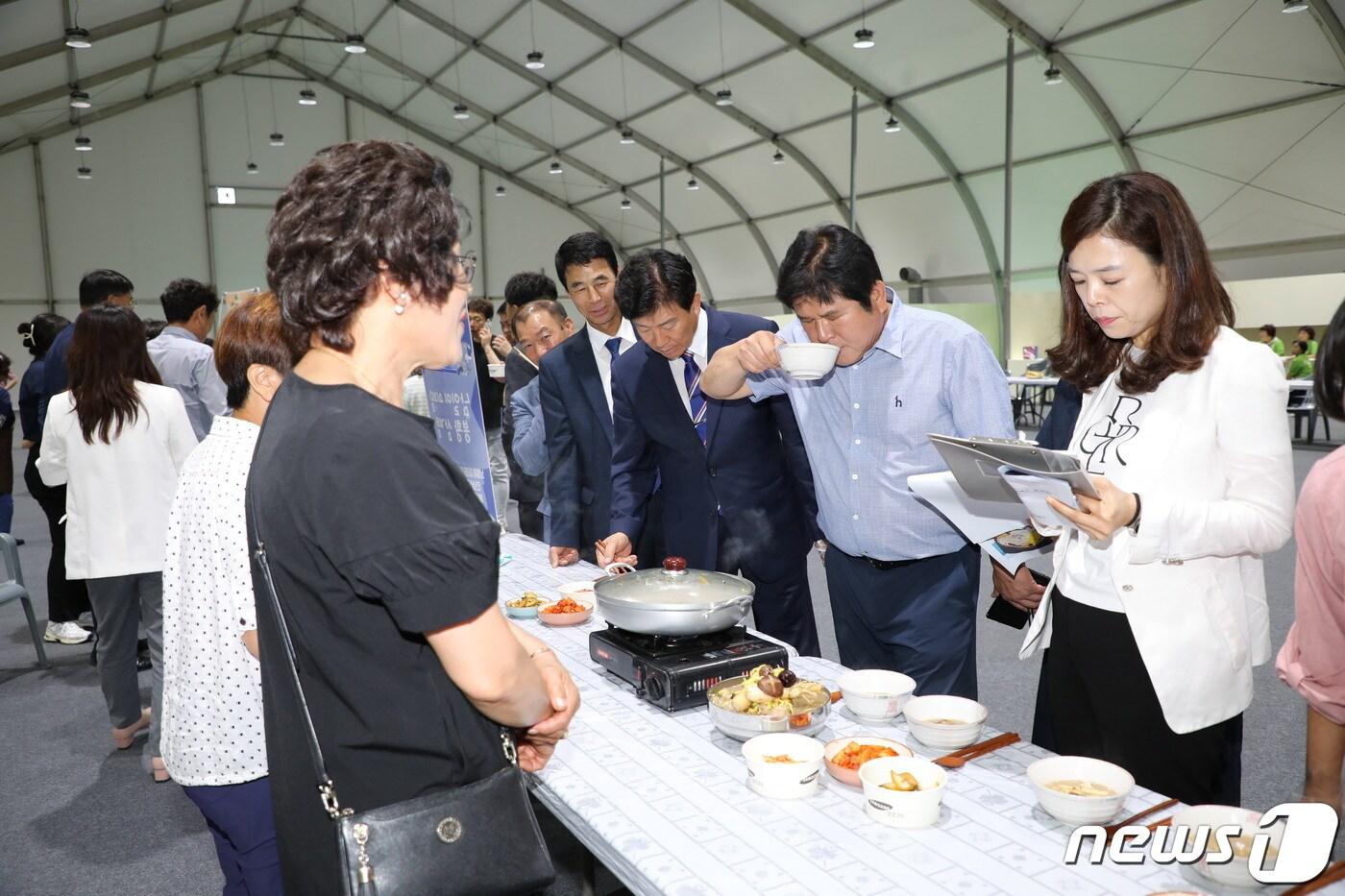 제3회 금산삼계탕축제 품평회 모습.(금산군 제공) /뉴스1 
