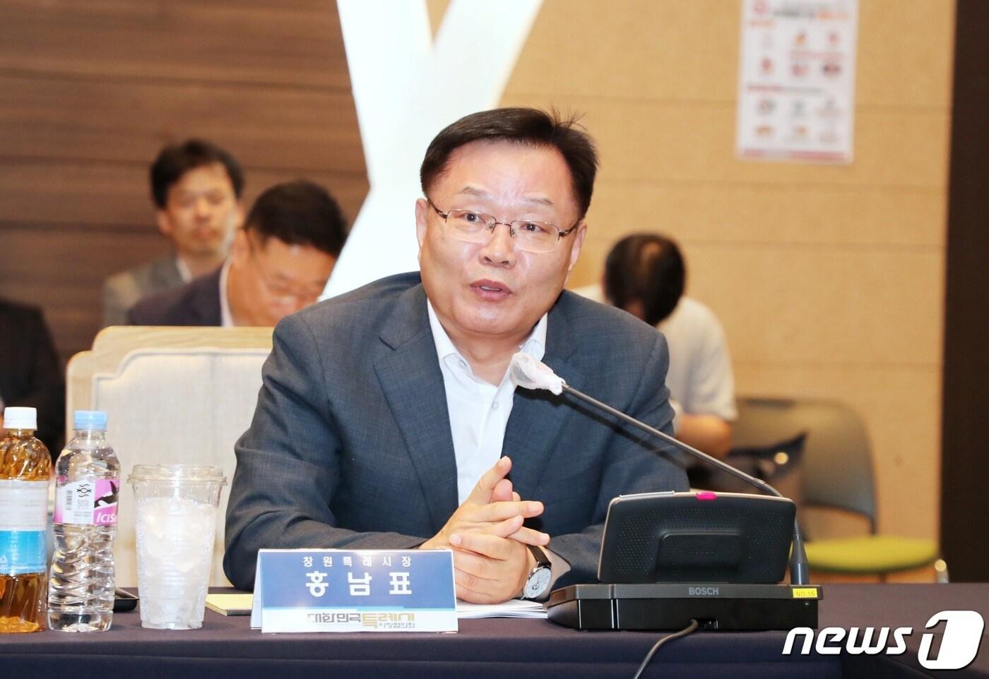 홍남표 경남 창원시장이 5일 경기 고양 킨텍스에서 열린 ‘2023년 대한민국 특례시 시장협의회 1차 정기회의’에서 발언을 하고 있다.(창원시 제공)