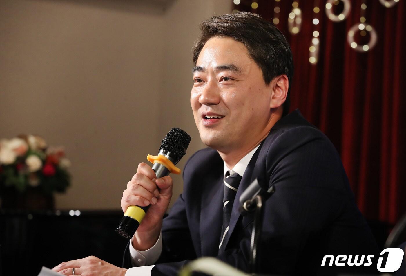 본문 이미지 - 최재훈 달성군수가 6일 오전 대구 남구 이천동 대구아트파크에서 열린 대구·경북 중견언론인모임 아시아포럼21 주최 초청토론회에 참석해 질문에 답하고 있다. 2023.7.6/뉴스1 ⓒ News1 공정식 기자