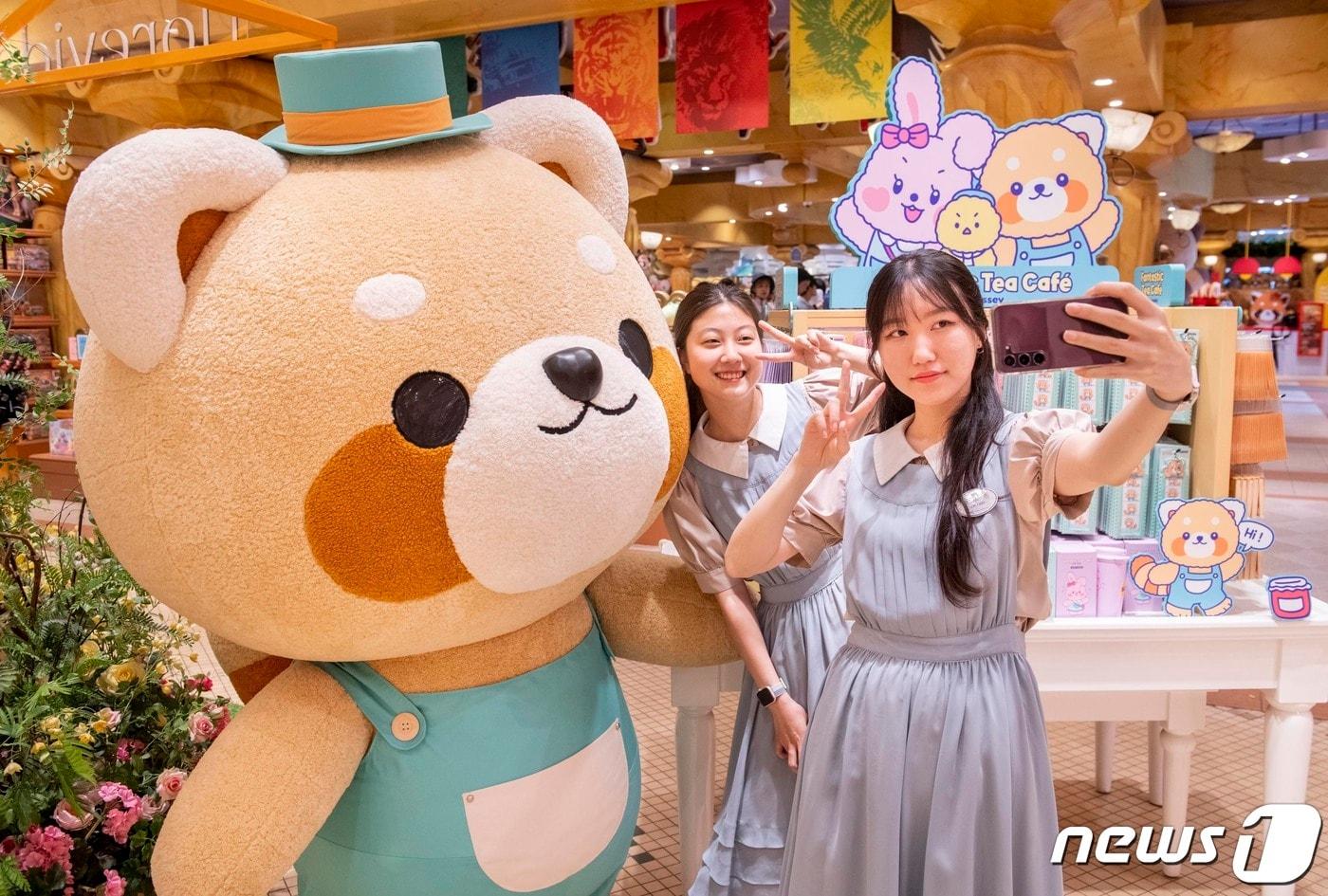 본문 이미지 - 에버랜드 레시 캐릭터와 레시앤프렌즈 굿즈(에버랜드 제공)