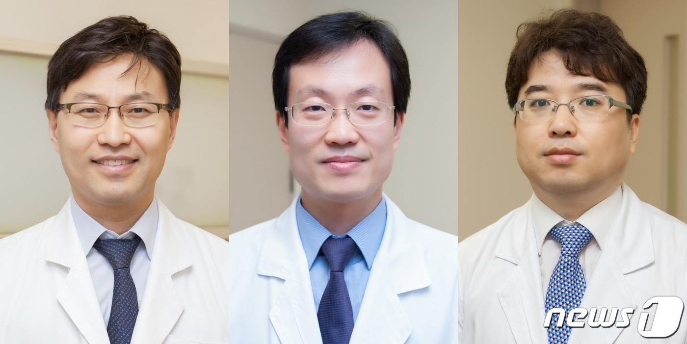 본문 이미지 - 서울아산병원 호흡기내과 오연목·이세원·이재승 교수팀.(서울아산병원 제공)/뉴스1