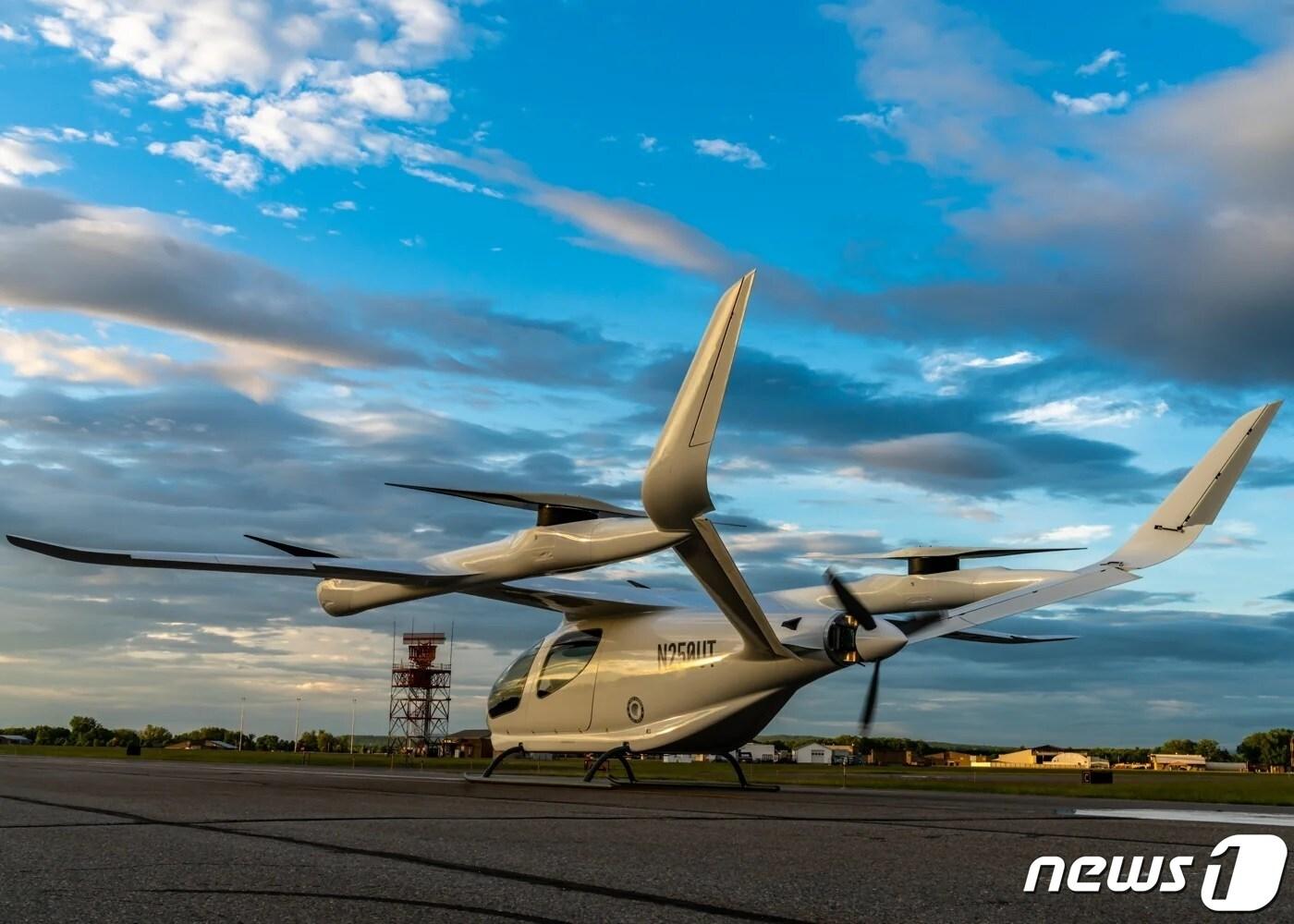 본문 이미지 - 한국형 도심항공교통(K-UAM) 1단계 실증 시설 공사가 75% 공정율을 보이는 등 하늘을 나는 택시를 띄울 준비가 착착 진행 중이다(고흥군 제공)2023.7.7/