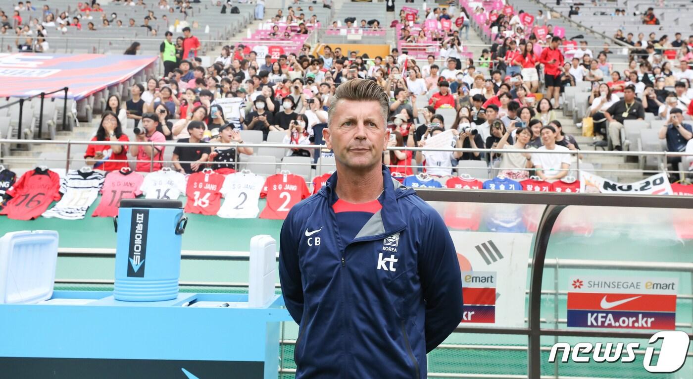 본문 이미지 - 콜린 벨 여자 축구대표팀 감독. /뉴스1 ⓒ News1 허경 기자