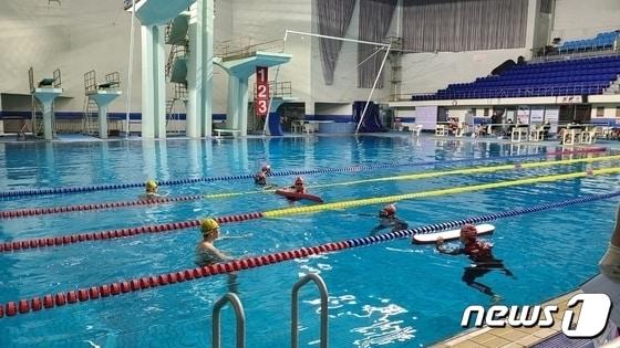 본문 이미지 - 부산사직종합운동장 실내수영장.ⓒ 뉴스1 DB