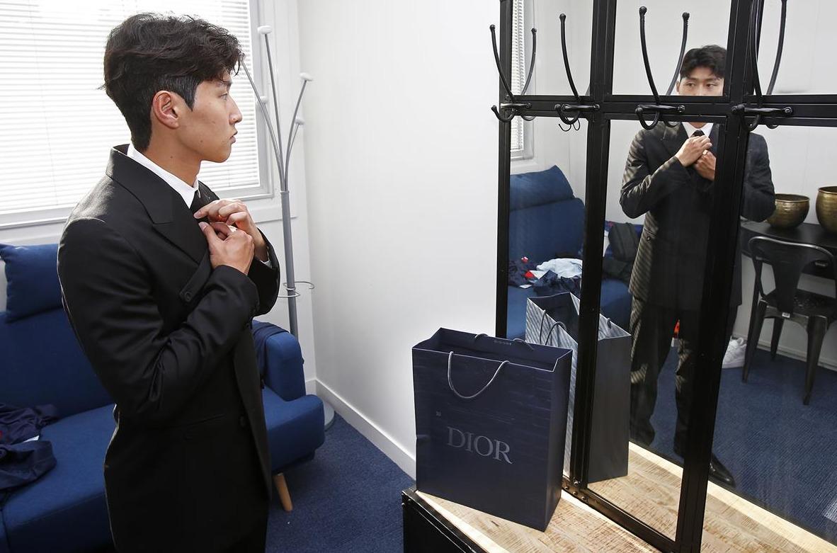 본문 이미지 - PSG에 입단한 이강인(PSG 홈페이지 캡처)