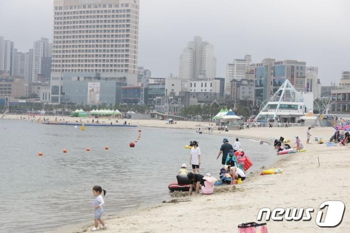 본문 이미지 - 울산 동구 일산해수욕장./뉴스1 ⓒ News1 김지혜 기자