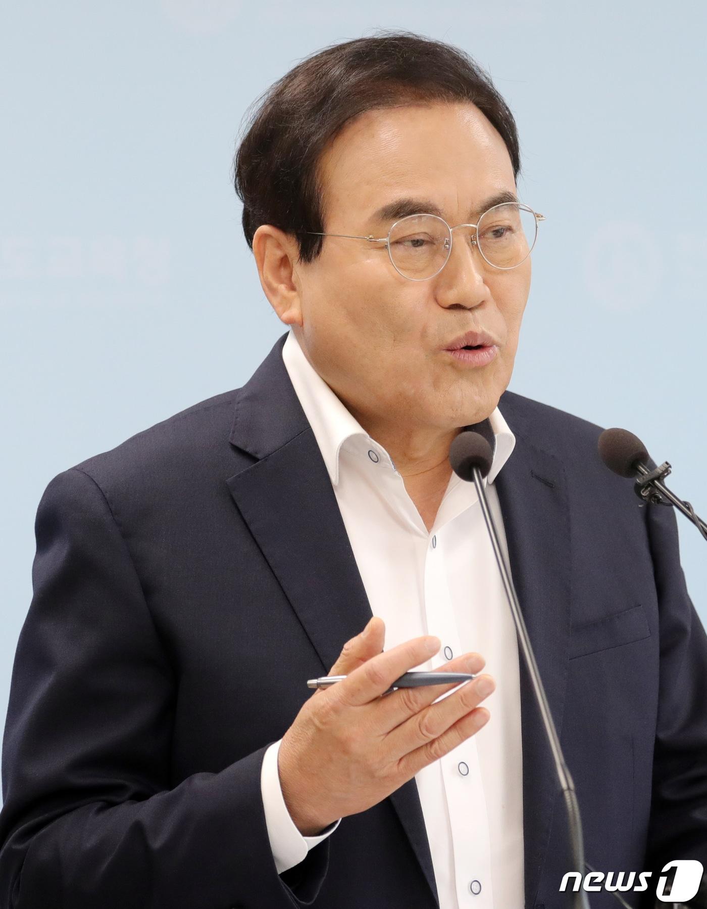 본문 이미지 - 서거석 전북교육감이 1일 전북 전주시 전북교육청에서 "교권, 확실히 지키겠습니다＂를 주제로 교육활동 보호를 위한 방안 발표를 하고 있다. 2023.8.1/뉴스1 ⓒ News1 유경석 기자