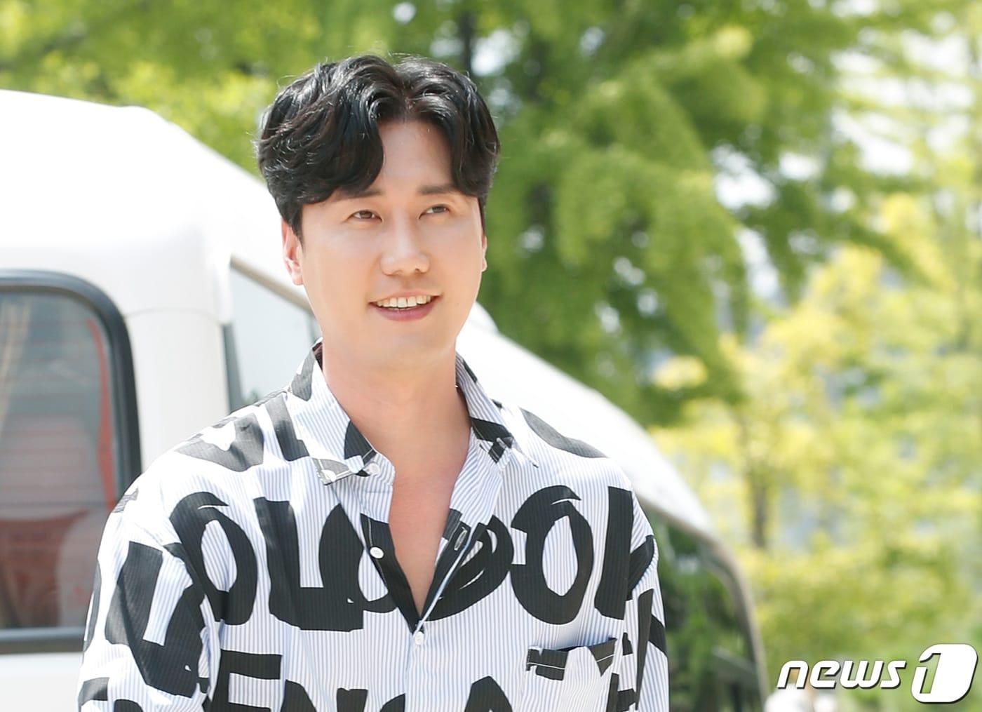 본문 이미지 - 가수 신성 ⓒ 뉴스1 권현진 기자