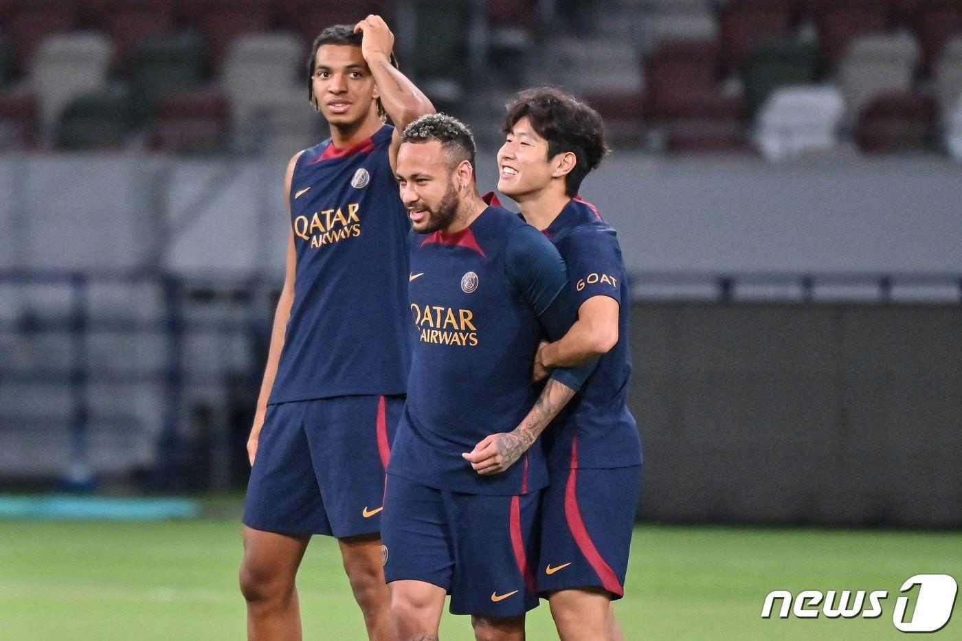 본문 이미지 - 이강인(오른쪽)은 1일 열린 인터 밀란과 프리시즌 친선경기에 결장했다. ⓒ AFP=뉴스1