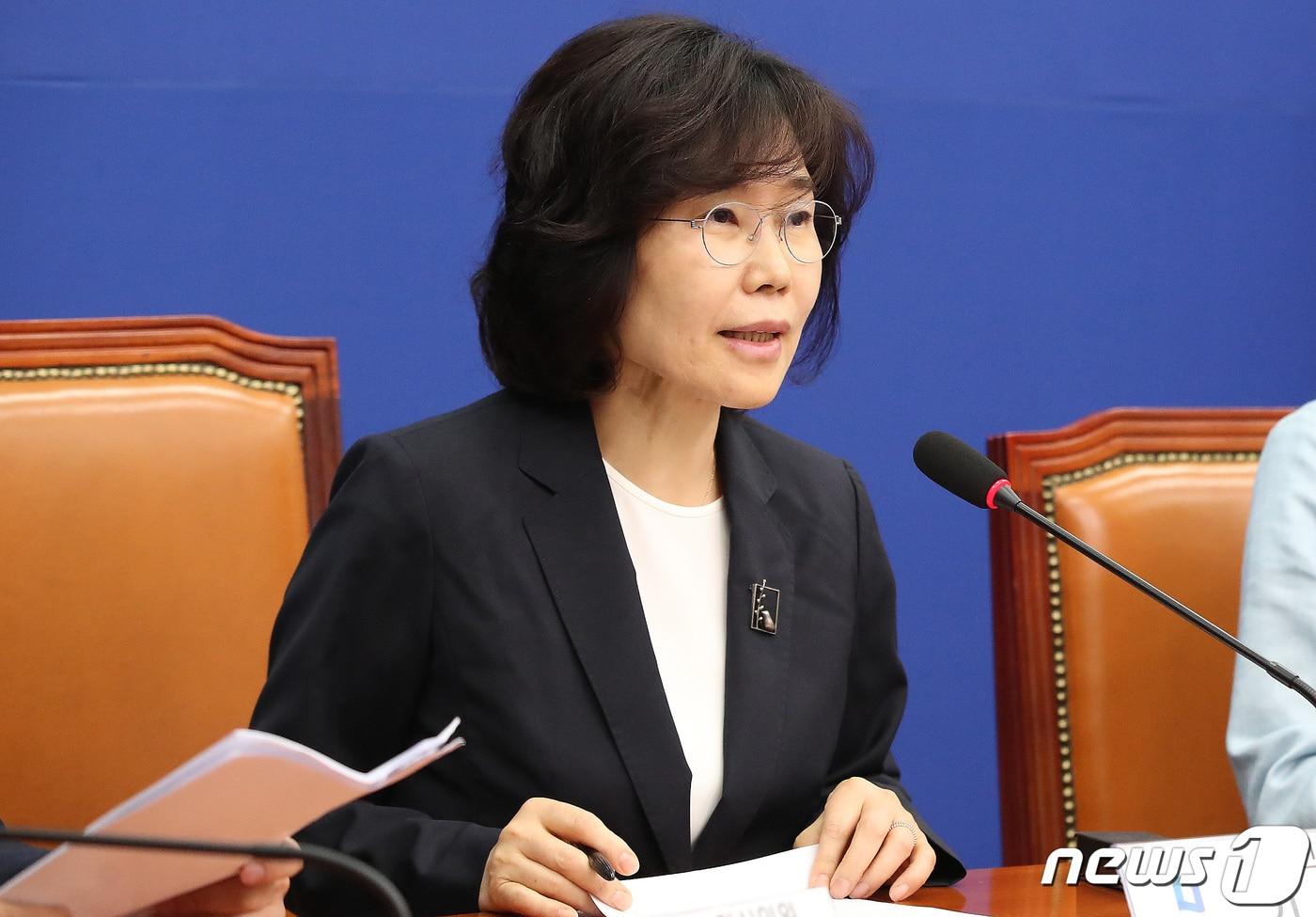 본문 이미지 - 김은경 더불어민주당 혁신위원장이 10일 오후 서울 여의도 국회에서 열린 혁신안 발표 기자간담회에서 모두발언을 하고 있다. 2023.8.10/뉴스1 ⓒ News1 임세영 기자