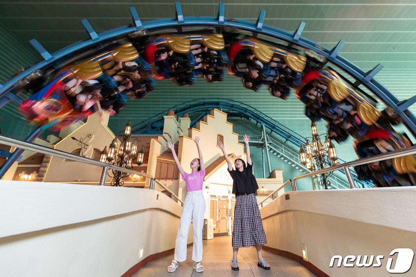 후렌치레볼루션과 사진 찍기 좋은 장소(롯데월드 어드벤처 제공)