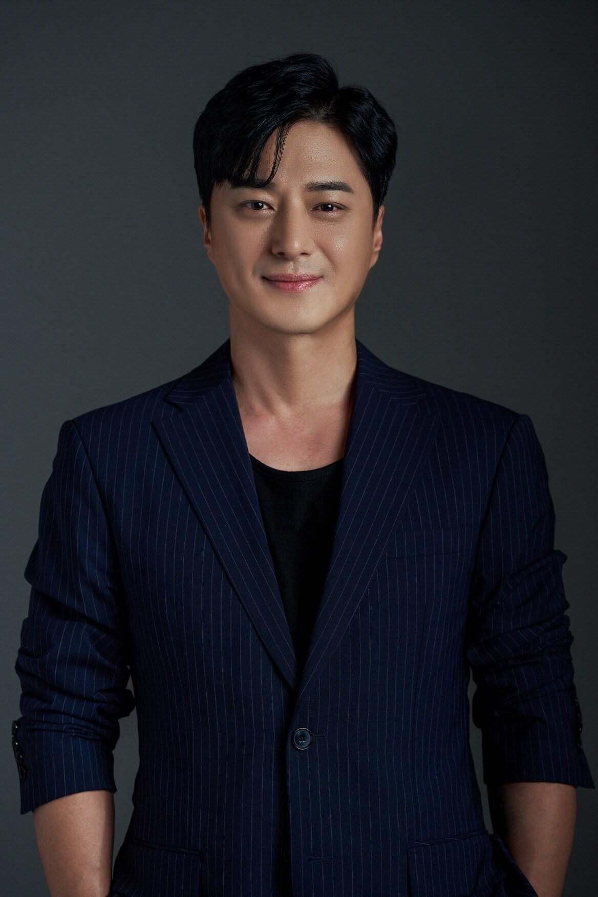 본문 이미지 - 배우 지영산/사진제공=퀀텀이엔엠