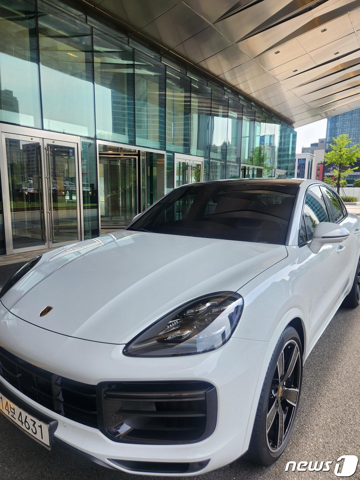 본문 이미지 - 포르쉐 카이엔 터보 쿠페./뉴스1 윤다혜 기자