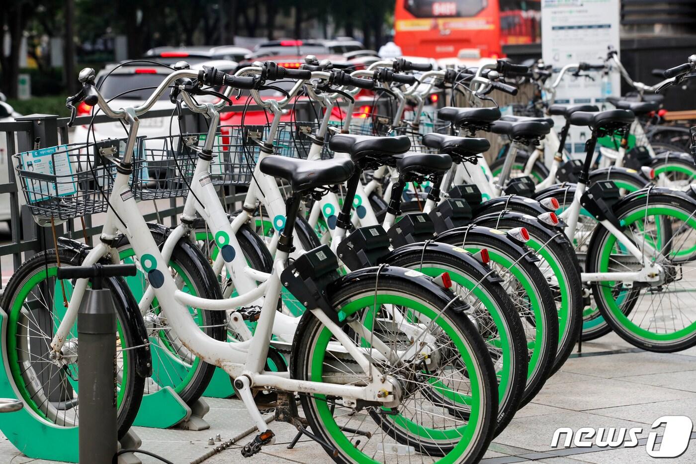 서울 시내 한 따릉이 대여소의 모습. 2023.8.14/뉴스1 ⓒ News1 김도우 기자