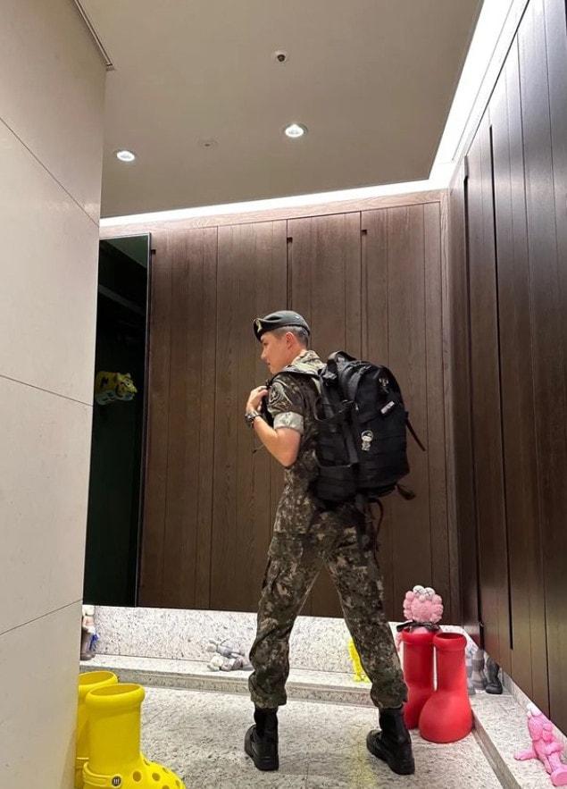 본문 이미지 - 제이홉 SNS 캡처